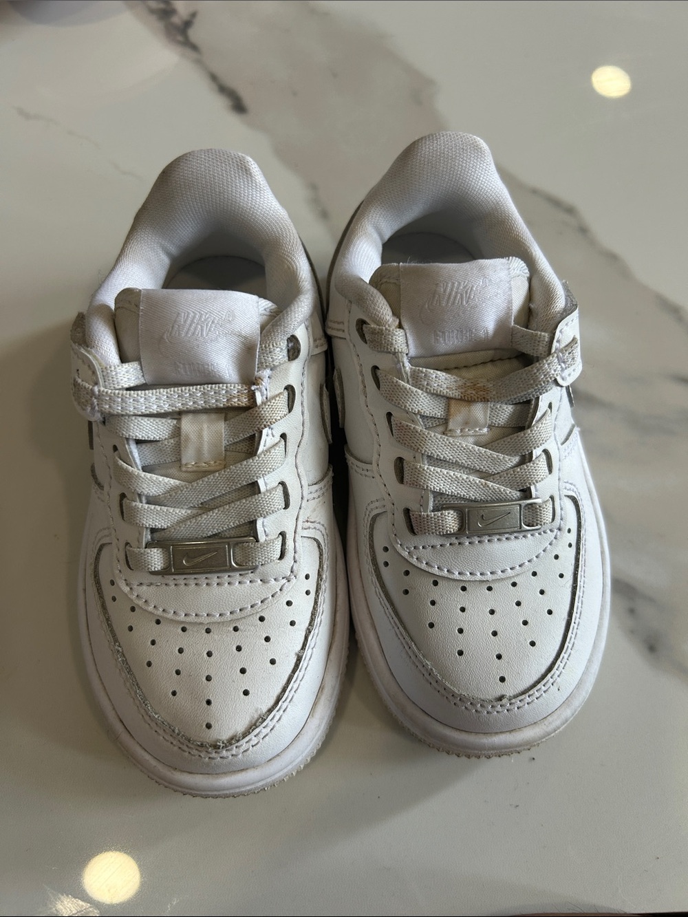 Nike Kids White Low-Top Sneakers with Hook-and-Loop Strap